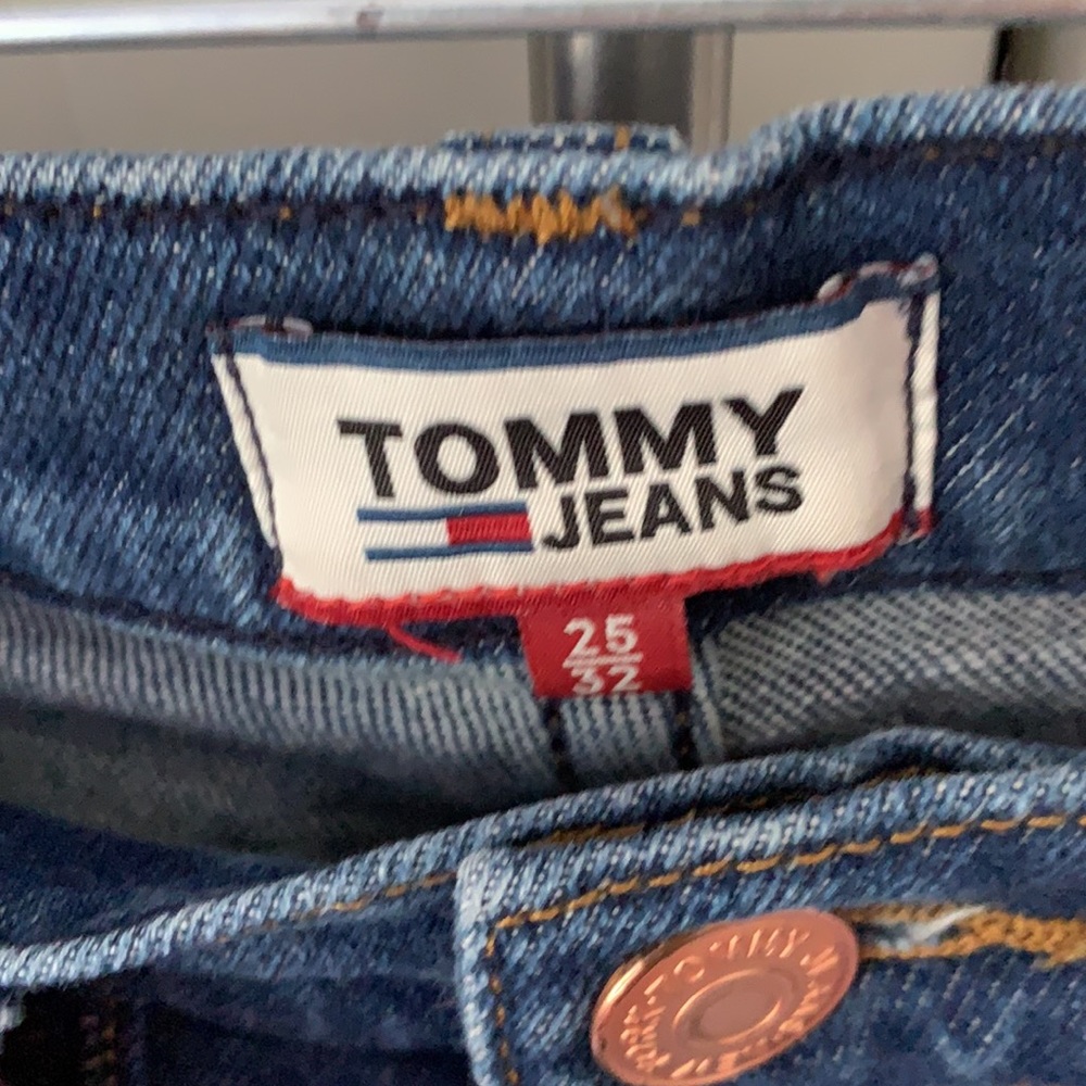 🎉 BOGO! 2/$12! Hi-Rise Tommy Hilfiger Tommy Jeans - Picture 2 of 6